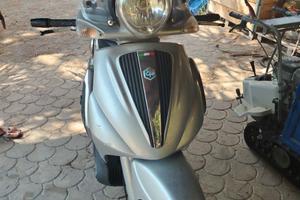 Beverly 300 tourer 2012 ricambi