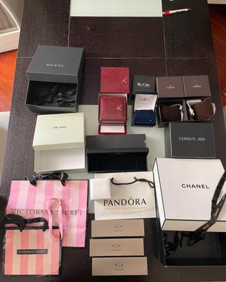 Lotto  chanel - gucci  - pandora - prada - ecc. .