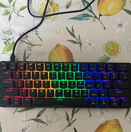 Tastiera meccanica DIERYA 61SE con LED RGB