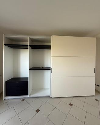 PRIVATO:- Vende Armadio Camera Letto.