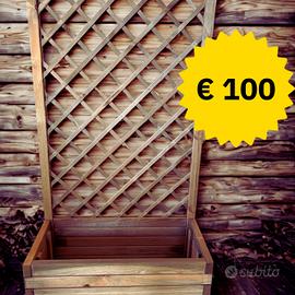 Fioriera in legno da esterno con grigliato