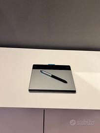 Wacom Intuos Pen and Touch