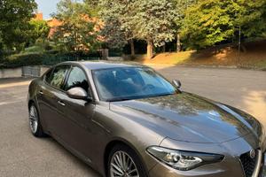 Alfa Romeo Giulia 2.2 180CV