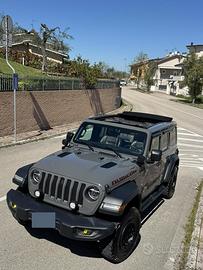 WRANGLER RUBICON con tetto apribile elettricamente