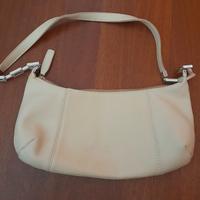 Borsa beige con tracolla a catena