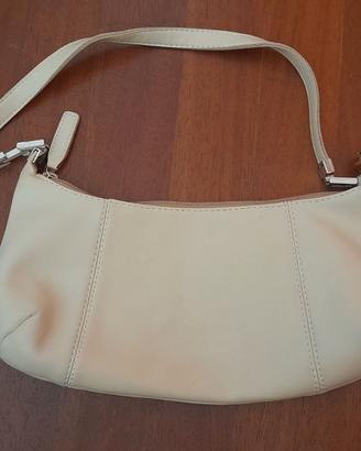 Borsa beige con tracolla a catena