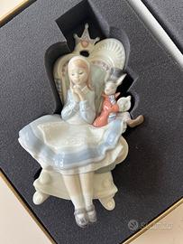 Statuina Lladro Alice nel paese delle meraviglie