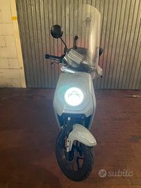 NIU MQI GT PRO 125 - GRIGIO GHIACCIO