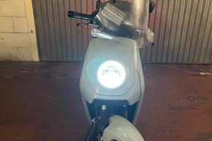 NIU MQI GT PRO 125 - GRIGIO GHIACCIO