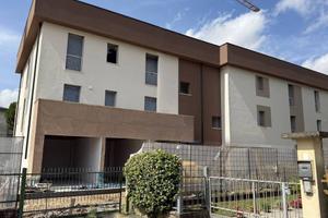 Appartamento di 127 m² con 4 locali e box auto a S