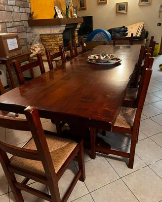 Tavolo legno massiccio con sedie