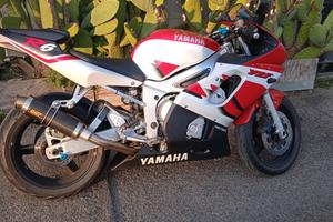 Yamaha IZF 600 R6