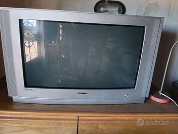 Televisore Samsung con tubo catodico