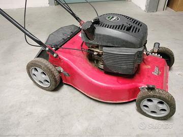 Tagliaerba  a trazione e decespugliatore