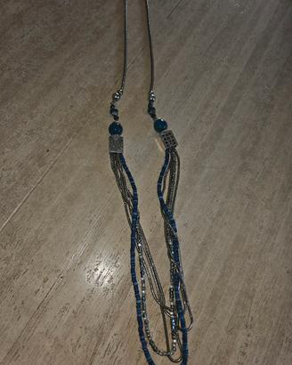 collana in metallo blu