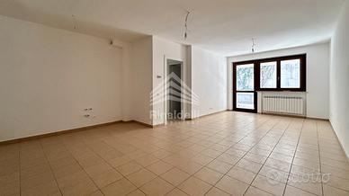 Tri locale con corte? Eccolo