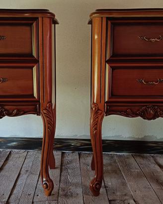  comodini stile classicio/barocco 