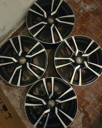 4 cerchi in lega  da 16 pollici con fori 5 x 112 