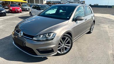 Volkswagen Golf 1.6 TDI 110 CV DSG R-LINE BlueMoti