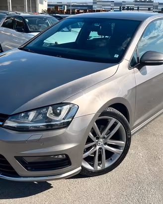 Volkswagen Golf 1.6 TDI 110 CV DSG R-LINE BlueMoti