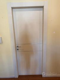 Porte interne moderne con inserti in alluminio