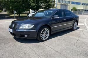 VOLKSWAGEN Phaeton 6.0 W12 ASI 4mot. 4 posti