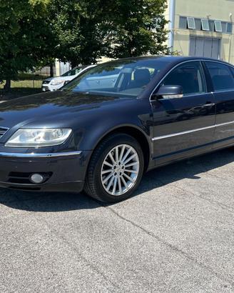 VOLKSWAGEN Phaeton 6.0 W12 ASI 4mot. 4 posti
