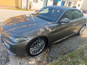 Alfa Giulia  AT8