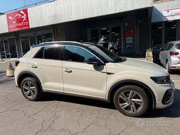 Volkswagen T-ROC leggere descrizione
