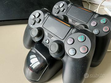 Dock charging station per controller PS4