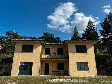 villetta con  due appartamenti 