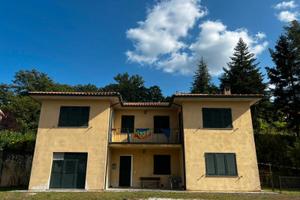 villetta con  due appartamenti 