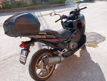 Honda integra 750