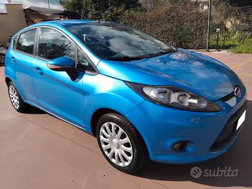 FORD FIESTA 1.2 GHIA CLIMA RADIO