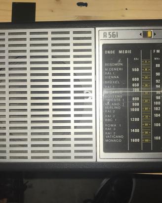 Radio vintage mivar r561