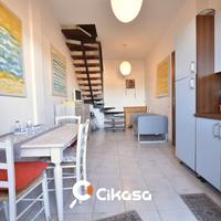 Villasimius. Trilocale bilivelli con terrazza