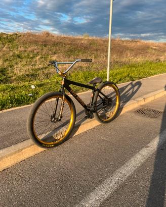 Accetto scambi con (lp=laplaga bike-c100 cruiser