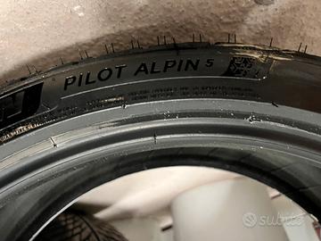 Michelin Pilot Alpin 5 235 40 r19