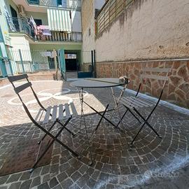 tavolino in ferro per esterno