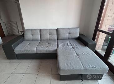 Divano angolare con penisola