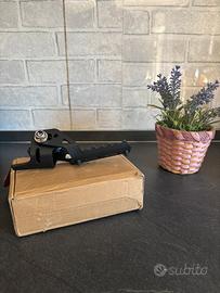 Pedana poggiapiede posteriore ripiegabile