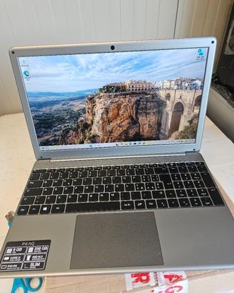 Notebook PEAQ | i3-5005U / 8gb ram / 256gb ssd m2