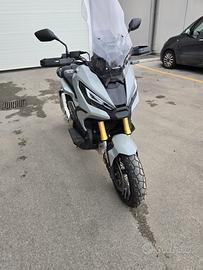 Honda x adv 750