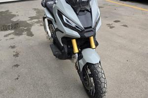 Honda x adv 750