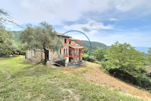 Rustico / Casale di 377 m² con più di 5 locali a M