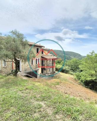 Rustico / Casale di 377 m² con più di 5 locali a M