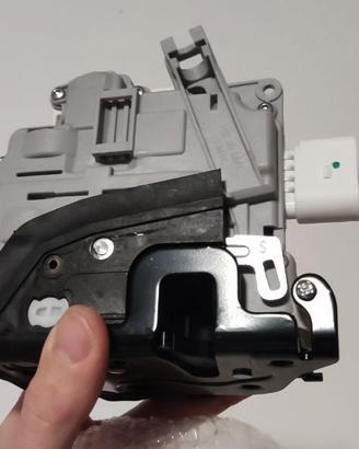 Serratura Anteriore Sinistra VW Passat B6 B7 CC Ti