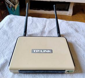 TP-Link N300 router per wireless e via cavo