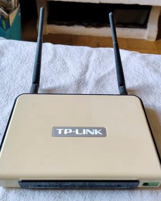 TP-Link N300 router per wireless e via cavo