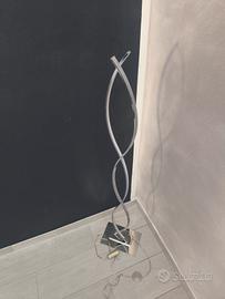 Lampada da Terra LED Moderna – Design Elegante e S